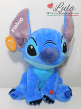 Carica l&#39;immagine nel visualizzatore di Gallery, Peluche Lilo e Stitch baby con suoni grande 30 cm personalizzato nome idea regalo originale bimbo bambino maschio compleanno Lula Creazioni shop online Italia Ancona
