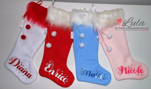 Calza befana Natale epifania Lula Creazioni nome personalizzato peluche idea regalo natalizia maschio femmina rosso bianco azzurro rosa fucsia blu bambino bimbo bambina pon pon