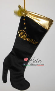 Calza befana Natale epifania Lula Creazioni stivale tacco perle velluto nero oro nome personalizzato peluche idea regalo natalizia lei ragazza donna moda mamma nonna