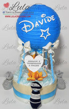 Carica l&#39;immagine nel visualizzatore di Gallery, Torte di pannolini di Lula Creazioni - Mongolfiera personalizzabile Re leone Simba azzurra maschio gravidanza pampers utile bella originale bavaglino shop online spedizioni italia ancona idea regalo baby shower nascita battesimo neonato
