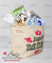 Carica l&#39;immagine nel visualizzatore di Gallery, torta di pannolini pampers pochette bustina borsetta organizer personalizzata lula creazioni idea regalo nascita battesimo baby shower utile originale particolare maschio femmina bimbo bimba bambino bambina economica shop online spedizioni italia ancona roma milano torino
