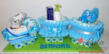 Carica l&#39;immagine nel visualizzatore di Gallery, Torta di pannolini di Lula Creazioni treno trenino peluche Minnie Topolino Pampers personalizzabile fucsia celeste azzurra maschio femmina rosa verde idea regalo gravidanza nascita battesimo baby shower neonato bella utile originale shop online spedizioni italia ancona personalizzabile
