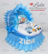 Carica l&#39;immagine nel visualizzatore di Gallery, Torta di pannolini CULLA - carrozzina piccola + bavaglino azzurro celeste blu maschio rosa femmina Lula Creazioni idea regalo utile originale nascita battesimo baby shower shop online spedizioni italia ancona pampers bella
