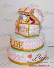 Carica l&#39;immagine nel visualizzatore di Gallery, Torta di pannolini SCRIGNO  grande 2 Piani + Prodotti igiene - Lula Creazioni- rosa femmina  prodotti igiene idea regalo gravidanza nascita battesimo baby shower neonato bella utile originale shop online spedizioni italia milano trento
