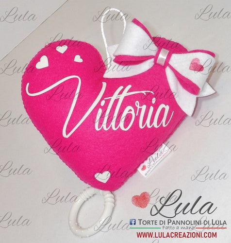 Torte di Pannolini di Lula Creazioni - Carillon personalizzabile nome dedica- hand made - cuore fiocco rosa fucsia femmina