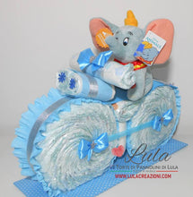 Carica l&#39;immagine nel visualizzatore di Gallery, Torta di pannolini Lula Creazioni Pampers moto bicicletta peluche maschio azzurro celeste idea regalo bella utile originale nascita neonato battesimo baby shower gravidanza shop online spedizioni italia ancona
