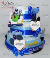 Carica l&#39;immagine nel visualizzatore di Gallery, Torta di pannolini + Regalini TOPOLINO / MINNIE - Torte di Pannolini di Lula Minnie Topolino Pampers personalizzabile fucsia celeste azzurra maschio femmina rosa verde idea regalo gravidanza nascita battesimo baby shower neonato bella utile originale shop online spedizioni italia ancona personalizzabile calzini bavaglino personalizzato nome prodotti igiene biberon ciuccio
