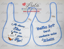 Carica l&#39;immagine nel visualizzatore di Gallery, Torta di pannolini CULLA carrozzina + Bavaglino personalizzato nome dedica - Torte di Pannolini di Lula idea regalo bella utile originale pampers gravidanza nascita baby shower battesimo maschio femmina azzurro celeste rosa blu fucsia. shop online spedizioni italia ancona
