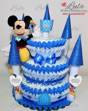 Carica l&#39;immagine nel visualizzatore di Gallery, Torta di pannolini Pampers Lula Creazioni con peluche Topolino castello grande principe idea regalo nascita battesimo baby shower maschio azzurro blu shop online spedizioni italia ancona
