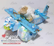 Carica l&#39;immagine nel visualizzatore di Gallery, Torta di pannolini Pampers Lula Creazioni aereo bimbo doudou peluche idea regalo nascita battesimo baby shower originale maschio celeste azzurro idea regalo utile bella originale particolare shop online spedizioni italia ancona torino milano bologna
