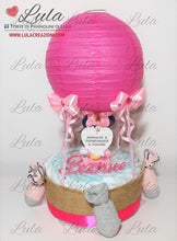 Carica l&#39;immagine nel visualizzatore di Gallery, Torte di pannolini di Lula Creazioni - Mongolfiera personalizzabile Minnie rosa femmina gravidanza pampers utile bella originale bavaglino shop online spedizioni italia ancona idea regalo baby shower nascita battesimo neonato
