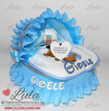 Carica l&#39;immagine nel visualizzatore di Gallery, Torta di pannolini CULLA carrozzina + Bavaglino personalizzato nome dedica - Torte di Pannolini di Lula idea regalo bella utile originale pampers gravidanza nascita baby shower battesimo maschio femmina azzurro celeste rosa blu fucsia. shop online spedizioni italia ancona topolino
