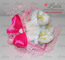 Carica l&#39;immagine nel visualizzatore di Gallery, Torta di Pannolini di Lula Creazioni - bouquet fiori calle idea regalo nascita pampers battesimo baby shower bavaglino femmina rosa bella utile originale shop online spedizioni italia ancona
