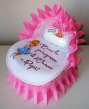 Carica l&#39;immagine nel visualizzatore di Gallery, Torta di pannolini CULLA carrozzina + Bavaglino personalizzato nome dedica - Torte di Pannolini di Lula idea regalo bella utile originale pampers gravidanza nascita baby shower battesimo maschio femmina azzurro celeste rosa blu fucsia. shop online spedizioni italia ancona principessa
