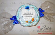 Carica l&#39;immagine nel visualizzatore di Gallery, Torte di pannolini di Lula Creazioni Pampers Idea regalo nascita battesimo nascita baby shower mamma caramella maschio blu bavaglino paperino
