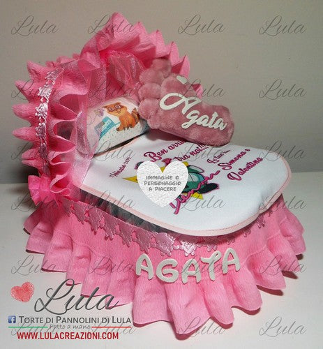 Torta di pannolini CULLA + Bavaglino personalizzato piedino nome - Torte di Pannolini di Lula creazioni idea regalo bella utile originale nascita battesimo baby shower gravidanza pampers shop online spedizioni italia ancona femmina rosa