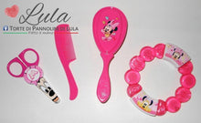 Carica l&#39;immagine nel visualizzatore di Gallery, Torta di pannolini + Regalini TOPOLINO / MINNIE - Torte di Pannolini di Lula Minnie Topolino Pampers personalizzabile fucsia celeste azzurra maschio femmina rosa verde idea regalo gravidanza nascita battesimo baby shower neonato bella utile originale shop online spedizioni italia ancona personalizzabile
