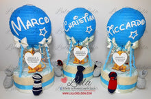 Carica l&#39;immagine nel visualizzatore di Gallery, Torte di pannolini di Lula Creazioni - Mongolfiera personalizzabile Re leone Simba azzurra maschio gravidanza pampers utile bella originale bavaglino shop online spedizioni italia ancona idea regalo baby shower nascita battesimo neonato
