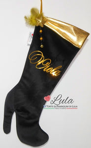 Calza befana Natale epifania Lula Creazioni stivale tacco perle velluto nero oro nome personalizzato peluche idea regalo natalizia lei ragazza donna moda mamma nonna