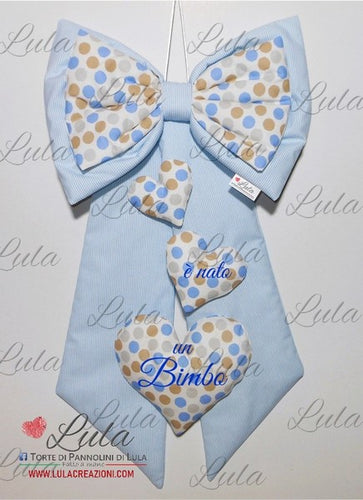 Fiocco nascita bello fatto a mano Lula Creazioni. per bimbo maschio azzurro con cuori e personalizzato con nome. Spedizioni Italia napoli milano sicilia torino ancona shop online