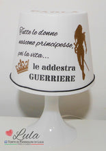 Carica l&#39;immagine nel visualizzatore di Gallery, Lampada da tavolo personalizzata nome donne principesse vita addestra guerriere idea regalo festa della donna amica ragazza natale utile originale compleanno lei spedizioni shop online italia ancona
