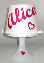 Carica l&#39;immagine nel visualizzatore di Gallery, Lula Creazioni lampada da tavolo personalizzata nome idea regalo natale compleanno bimba femmina bambina utile originale fucsia glitter
