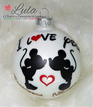 Carica l&#39;immagine nel visualizzatore di Gallery, palline di natale decorazioni personalizzate immagine Topolino Minnie bacio romantica love cuore amore nome Lula Creazioni idea regalo Natale lei lui maschio femmina ragazza economica italia ancona
