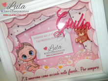 Carica l&#39;immagine nel visualizzatore di Gallery, cornice quadro quadretto nascita 3d personalizzato nome dedica foto portafoto rosa femmina maschio shadow box idea regalo gravidanza neo mamma baby shower nascita neonato battesimo utile originale bello shop online spedizioni Italia Lula Creazioni
