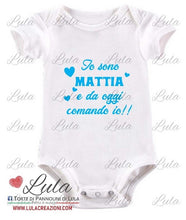 Carica l&#39;immagine nel visualizzatore di Gallery, Torte di pannolini di lula creazioni - body personalizzato nome Minnie femmina rosa idea regalo nascita battesimo baby shower shop online spedizioni italia ancona da oggi comando io maschio azzurro blu
