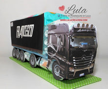 Carica l&#39;immagine nel visualizzatore di Gallery, Torte di pannolini di Lula Creazioni - baby camionista - Pampers - cisterna  autobotte camion idea regalo utile originale nascita gravidanza baby shower battesimo pampers bella shop online spedizioni italia ancona
