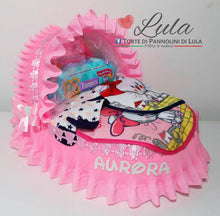 Carica l&#39;immagine nel visualizzatore di Gallery, Torta di pannolini CULLA carrozzina bavaglino rosa femmina fucsia Lula Creazioni idea regalo bella utile originale nascita battesimo baby shower gravidanza shop online spedizioni italia ancona
