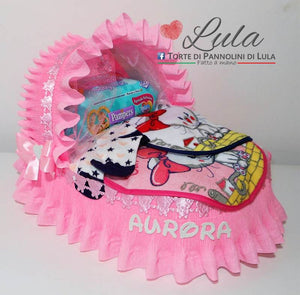 Torta di pannolini CULLA carrozzina bavaglino rosa femmina fucsia Lula Creazioni idea regalo bella utile originale nascita battesimo baby shower gravidanza shop online spedizioni italia ancona