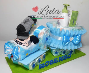 Torta di pannolini TRENINO con 1 vagone. Pampers Baby Dry confezionati per la massima igiene. Idea regalo personalizzabile con nome, bella, utile e originale per nascita, battesimo, baby shower, party premaman. Shop online, spedizioni in tutta Italia. Lula Creazioni Ancona prodotti igiene bagno