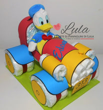 Carica l&#39;immagine nel visualizzatore di Gallery, Torta di pannolini Lula Creazioni Auto macchina Paperino Pampers idea regalo nascita battesimo babyshower maschio bello utile originale spedizioni italia ancona
