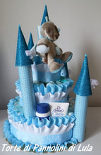 Carica l&#39;immagine nel visualizzatore di Gallery, Torta di Pannolini CASTELLO Prestige - Lula Creazioni - azzurro celeste blu maschio principe + peluche (3)
