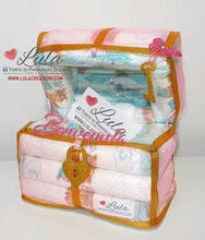 Carica l&#39;immagine nel visualizzatore di Gallery, Torta di Pannolini SCRIGNO Lula Creazion rosa femmina idea regalo utile bella originale pampers  gravidanza dolce attesa shop online spedizioni italia ancona milano bologna bambina elegante particolare
