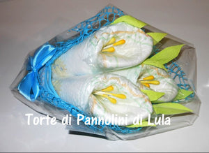 Torta di Pannolini di Lula Creazioni - bouquet fiori calle idea regalo nascita pampers battesimo baby shower bavaglino maschio azzurro bella utile originale shop online spedizioni italia ancona