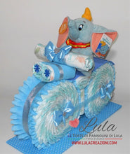 Carica l&#39;immagine nel visualizzatore di Gallery, Torta di pannolini Lula Creazioni Pampers moto bicicletta peluche maschio azzurro celeste idea regalo bella utile originale nascita neonato battesimo baby shower gravidanza shop online spedizioni italia ancona
