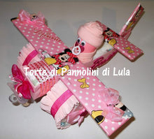 Carica l&#39;immagine nel visualizzatore di Gallery, Torta di pannolini Pampers Lula Creazioni aereo bimba calzini ciuccio idea regalo nascita battesimo baby shower originale femmina rosa
