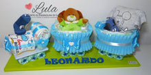 Carica l&#39;immagine nel visualizzatore di Gallery, Torta di pannolini Pampers Treno Lula Creazioni peluche trenino Topolino azzurro maschio idea regalo nascita battesimo baby shower originale utile idea regalo gravidanza nascita battesimo baby shower neonato bella utile originale shop online spedizioni italia ancona
