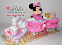 Carica l&#39;immagine nel visualizzatore di Gallery, Torta di pannolini di Lula Creazioni treno trenino peluche Minnie Topolino Pampers personalizzabile fucsia celeste azzurra maschio femmina rosa verde idea regalo gravidanza nascita battesimo baby shower neonato bella utile originale shop online spedizioni italia ancona personalizzabile
