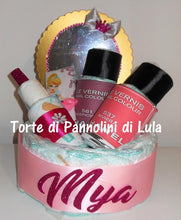 Carica l&#39;immagine nel visualizzatore di Gallery, Torte di Pannolini Lula Creazioni  Composizione particolare bella idea regalo nascita battesimo femmina rosa elegante trousse smalto bavaglino personalizzato gravidanza neonato bella shop online spedizioni italia ancona
