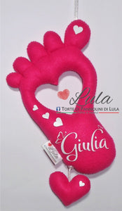 Torte di Pannolini di Lula Creazioni - Carillon personalizzabile nome dedica- hand made - Piede impronta neonato femmina rosa fucsia