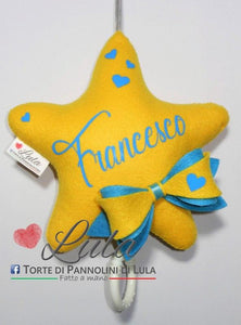 Torte di Pannolini di Lula Creazioni - Carillon STELLA con Fiocco personalizzato nome - hand made - Stella maschio giallo azzurro celeste fiocco