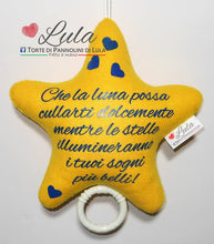 Carica l&#39;immagine nel visualizzatore di Gallery, Torte di Pannolini di Lula Creazioni - Carillon personalizzabile nome dedica- hand made - Stella maschio giallo blu azzurro
