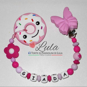 Torte di Pannolini di Lula Creazioni - Catenella portaciuccio silicone personalizzata nome farfalla fiore margherita ciambella massaggiagengive rosa fucsia idea regalo gravidanza nascita battesimo baby shower neonato bella utile originale shop online spedizioni italia ancona