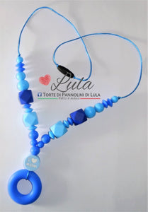 Torte di Pannolini di Lula Creazioni - Collana allattamento massaggiagengive dentizione silicone anello i love mom blu azzurro celeste