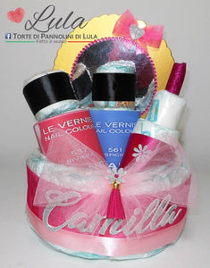 Torte di Pannolini di Lula Creazioni -  Composizione particolare bella idea regalo nascita battesimo festa futura mamma femmina rosa elegante trousse smalto rossetto gravidanza neonato bella shop online spedizioni italia ancona