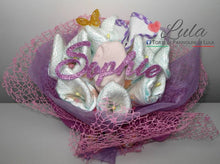 Carica l&#39;immagine nel visualizzatore di Gallery, Torte di Pannolini di Lula Creazioni -  Fiori Bouquet idea regalo nascita battesimo baby shower femmina rosa lilla gravidanza pampers utile bella originale bavaglino shop online spedizioni italia ancona
