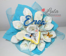 Carica l&#39;immagine nel visualizzatore di Gallery, Torte di Pannolini di Lula Creazioni -  Fiori Bouquet idea regalo nascita battesimo baby shower maschio azzurro gravidanza pampers utile bella originale bavaglino shop online spedizioni italia ancona
